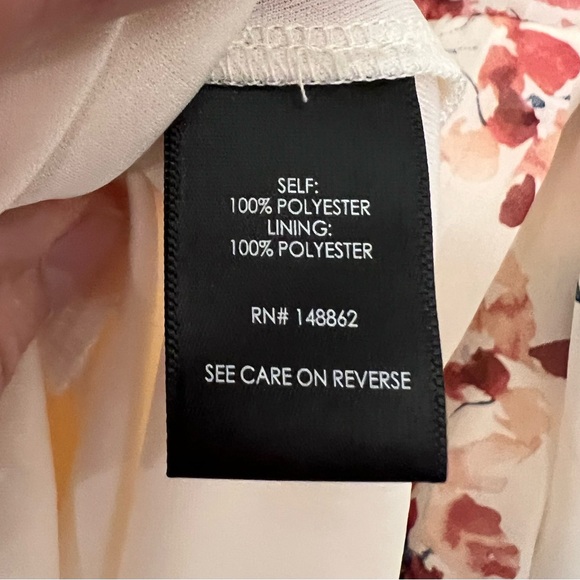 Torrid Cream and Blue Floral Dress size 1. Chiffon, lined. Feminine - Picture 4 of 7